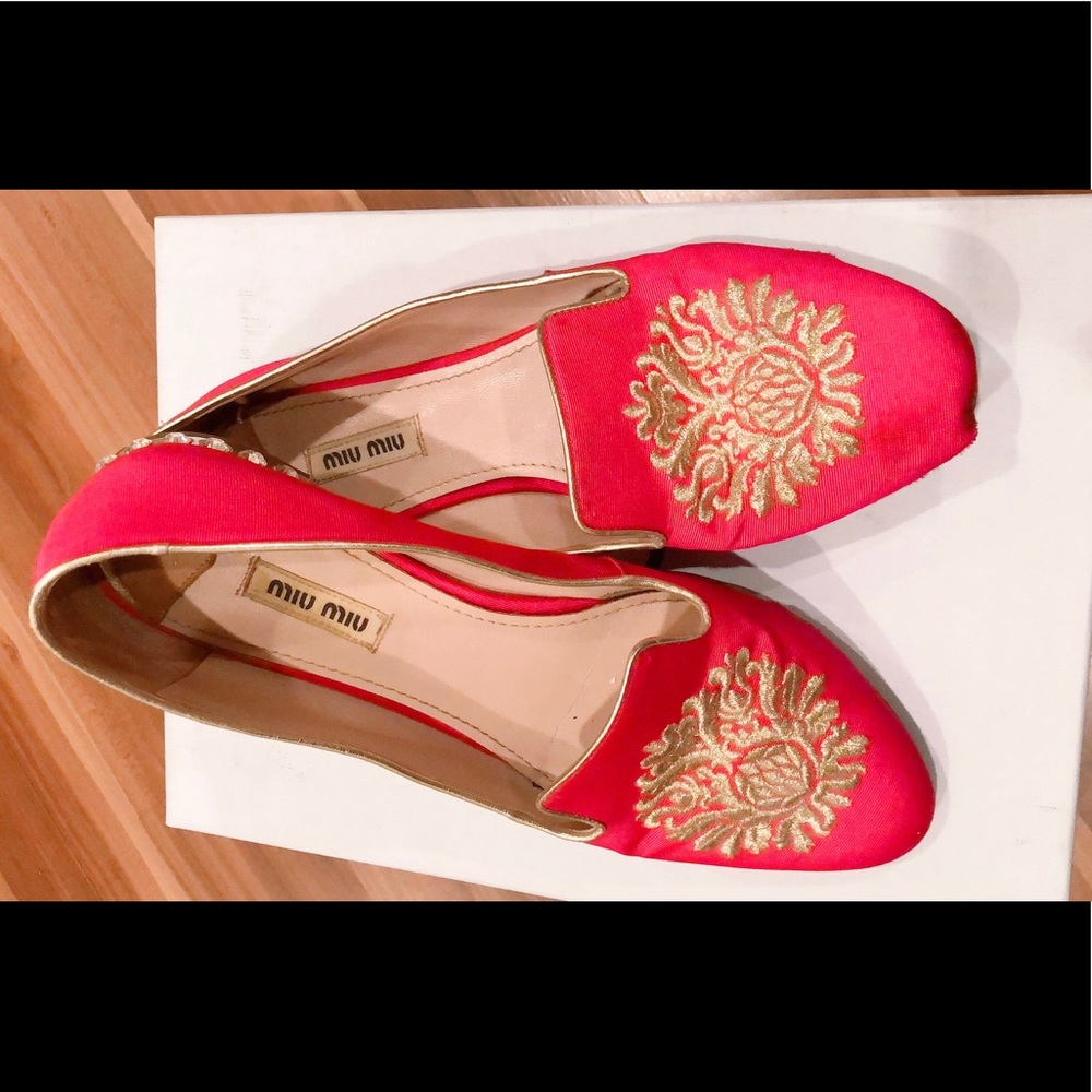 Authentic MIU MIU flats in size 38